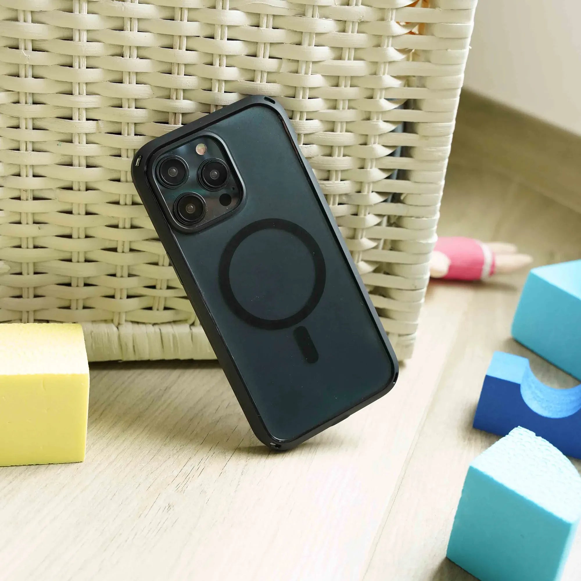 iPhone 15 Pro - Influence Case, MagSafe Compatible